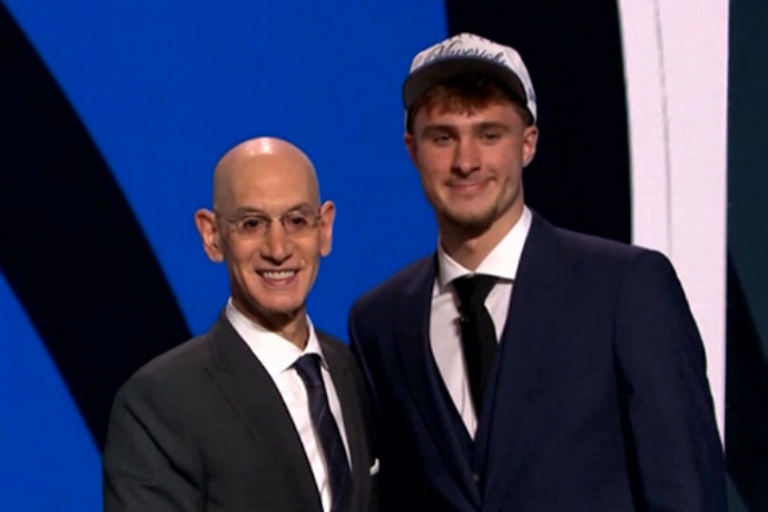 弗拉格夏联首秀对阵布朗尼，票价创历史新高